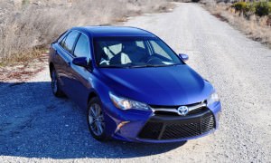 2015 Toyota Camry SE Hybrid Review 62