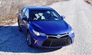 2015 Toyota Camry SE Hybrid Review 63