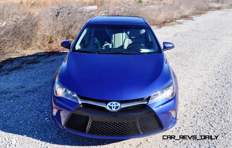 2015 Toyota Camry SE Hybrid Review 69