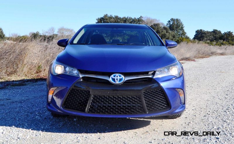 2015 Toyota Camry SE Hybrid Review 72