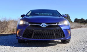 2015 Toyota Camry SE Hybrid Review 73