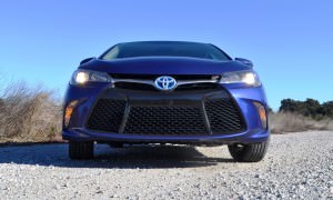 2015 Toyota Camry SE Hybrid Review 74