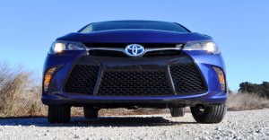 2015 Toyota Camry SE Hybrid Review 75