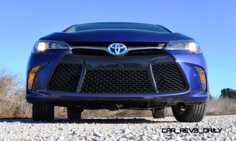 2015 Toyota Camry SE Hybrid Review 76