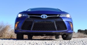 2015 Toyota Camry SE Hybrid Review 77