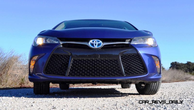 2015 Toyota Camry SE Hybrid Review 78