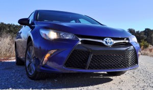 2015 Toyota Camry SE Hybrid Review 81