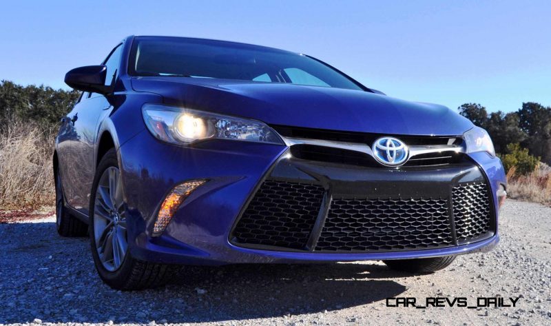 2015 Toyota Camry SE Hybrid Review 81