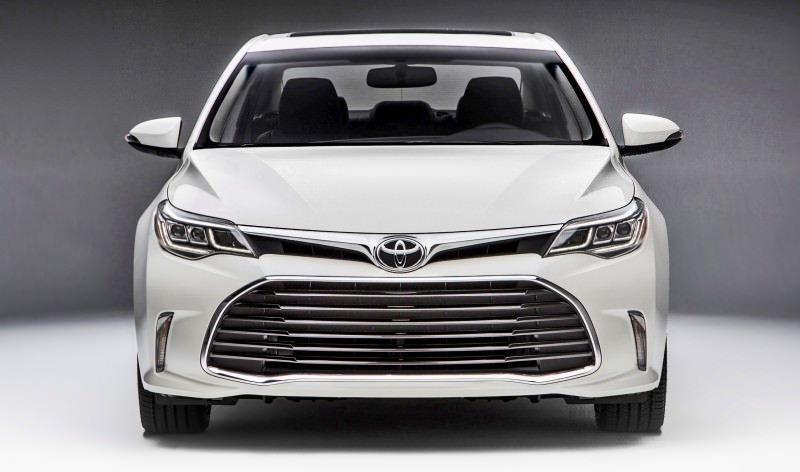 2015CAS_2016_Toyota_Avalon_002