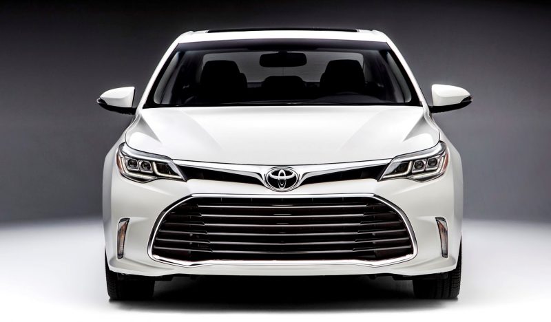 2015CAS_2016_Toyota_Avalon_002