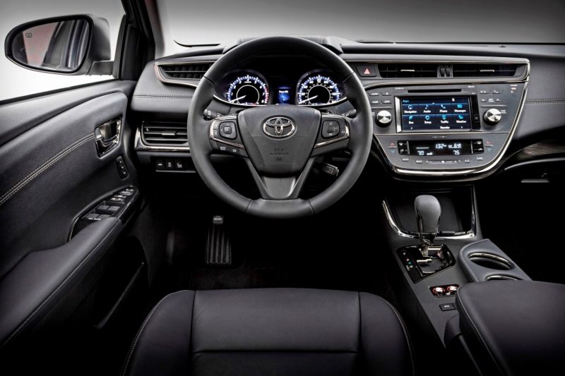 2015CAS_2016_Toyota_Avalon_003(1)