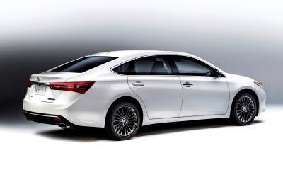 2015CAS_2016_Toyota_Avalon_008