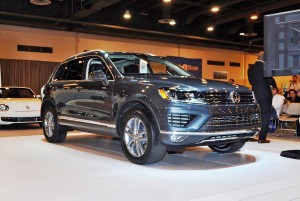 First Drive Review - 2015 Volkswagen Touareg TDI Feels Light, Quick and Lux 14