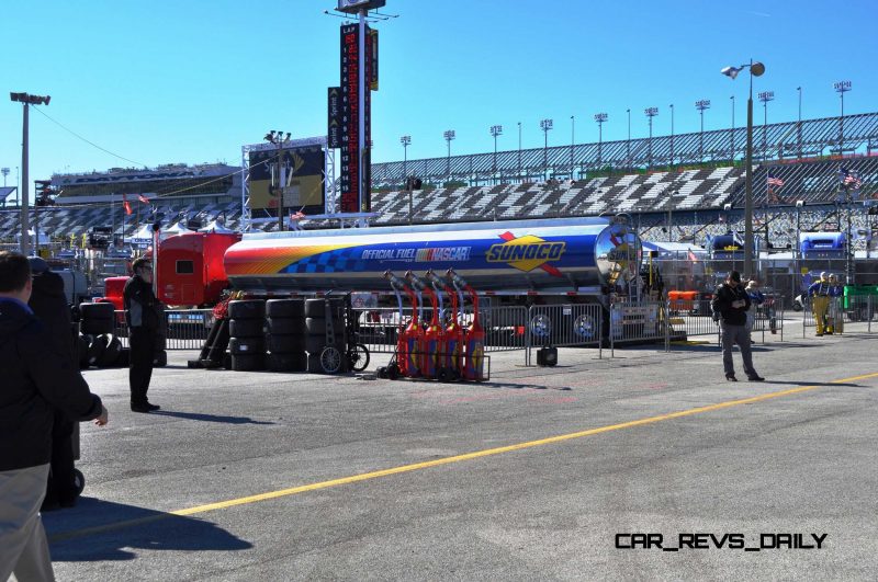 NASCAR Truck Series 2015 Toyota Tundra 13