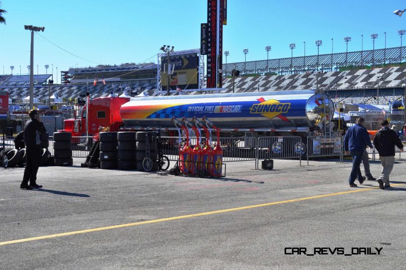 NASCAR Truck Series 2015 Toyota Tundra 14