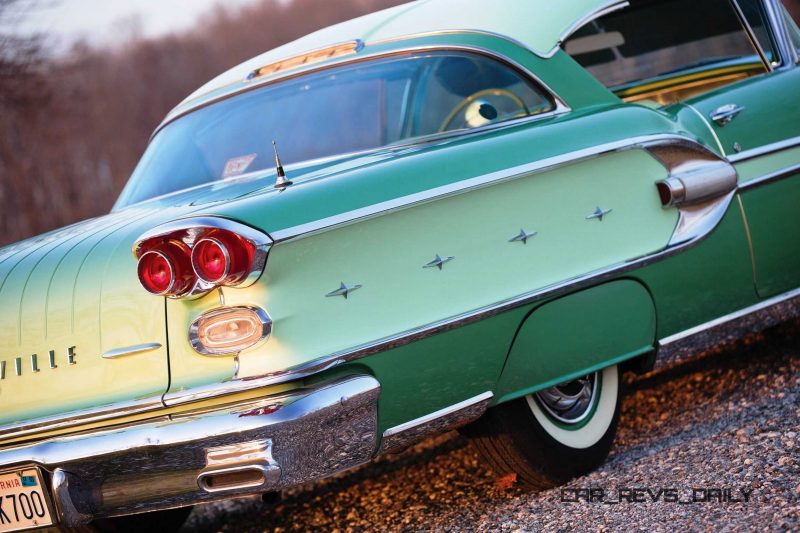 1958 Pontiac Bonneville Sport Coupe 11