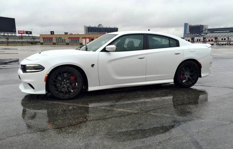 2015 Dodge Charger SRT HELLCAT Review 12