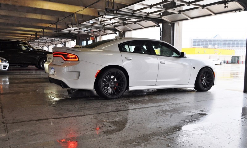 2015 Dodge Charger SRT HELLCAT Review 17