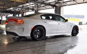 2015 Dodge Charger SRT HELLCAT Review 18