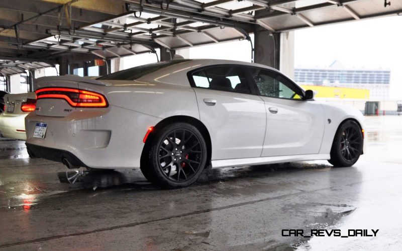 2015 Dodge Charger SRT HELLCAT Review 18