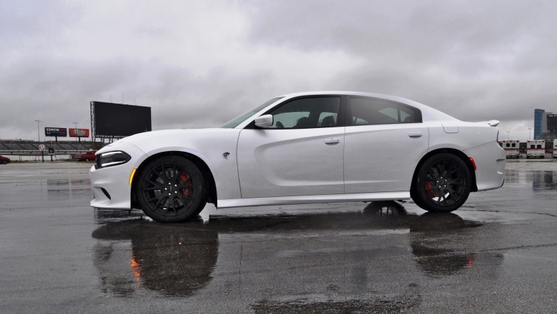 2015 Dodge Charger SRT HELLCAT Review 25