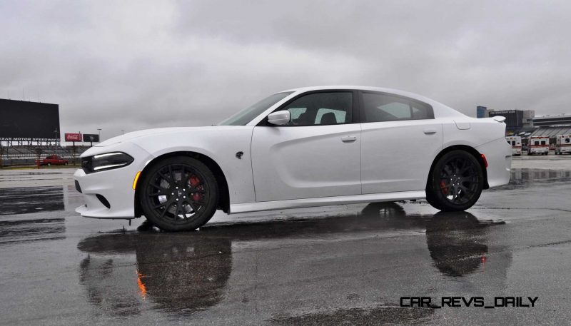 2015 Dodge Charger SRT HELLCAT Review 26