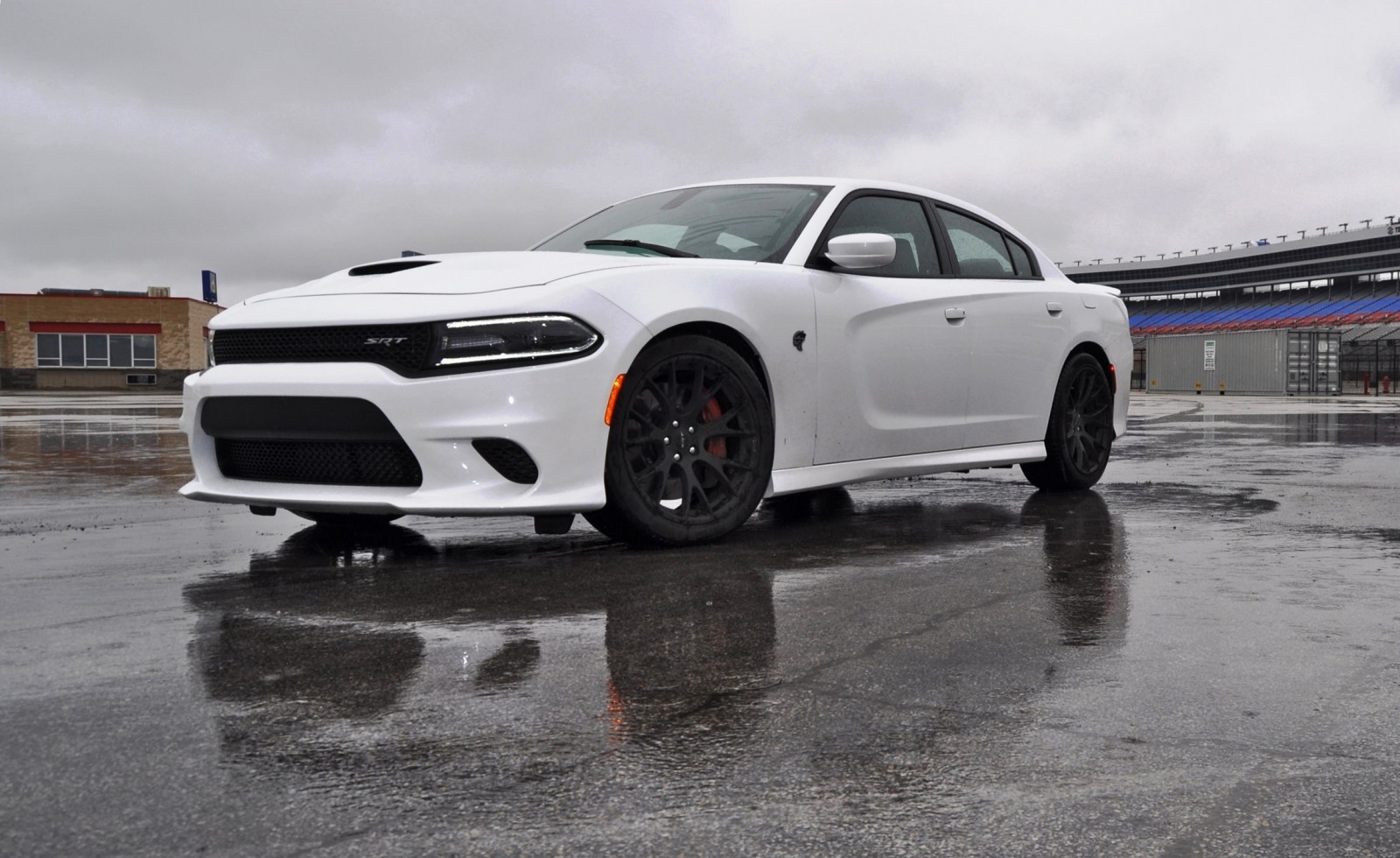 2015 Dodge Charger SRT HELLCAT Review