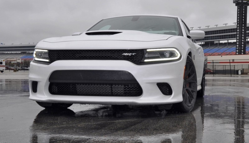 2015 Dodge Charger SRT HELLCAT Review 35