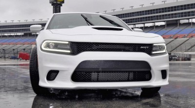 2015 Dodge Charger SRT HELLCAT Review 38