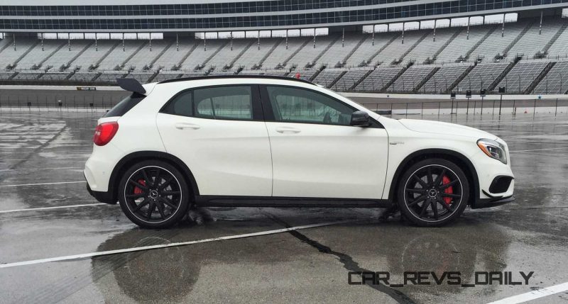 2015 Mercedes-Benz GLA45 AMG 40