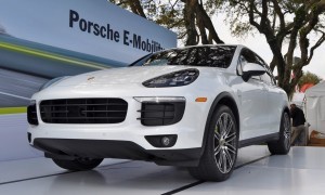 2015 Porsche Cayenne S E-Hybrid 22