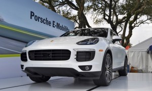 2015 Porsche Cayenne S E-Hybrid 23