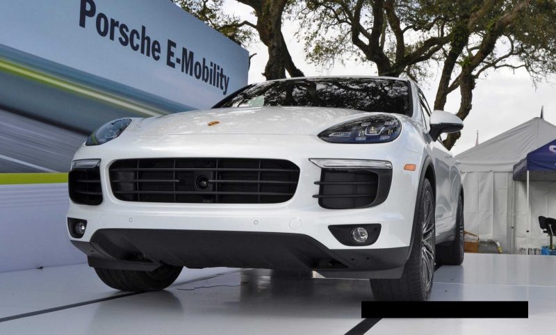 2015 Porsche Cayenne S E-Hybrid 24