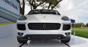 2015 Porsche Cayenne S E-Hybrid 29