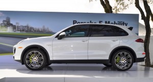 2015 Porsche Cayenne S E-Hybrid 35