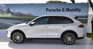 2015 Porsche Cayenne S E-Hybrid 38