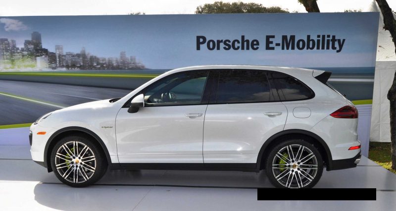 2015 Porsche Cayenne S E-Hybrid 38