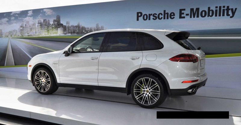 2015 Porsche Cayenne S E-Hybrid 42