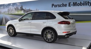 2015 Porsche Cayenne S E-Hybrid 43