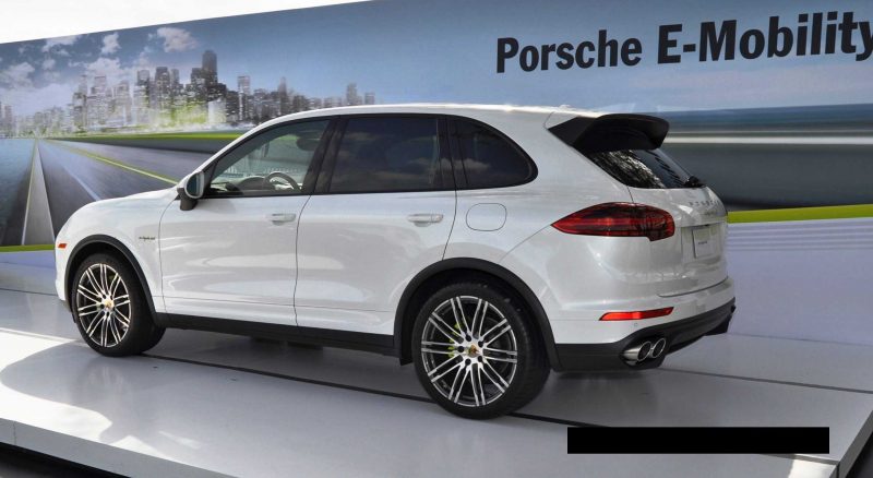 2015 Porsche Cayenne S E-Hybrid 43