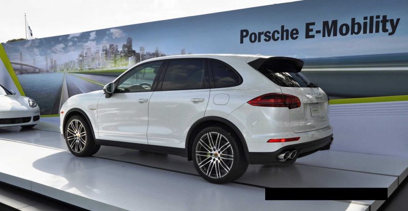 2015 Porsche Cayenne S E-Hybrid 44