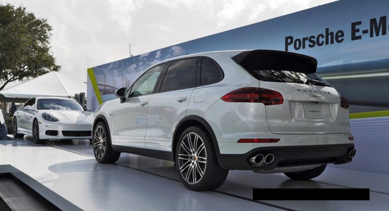 2015 Porsche Cayenne S E-Hybrid 47