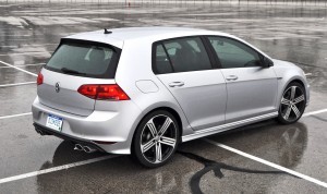 2015 Volkswagen Golf R Review 21