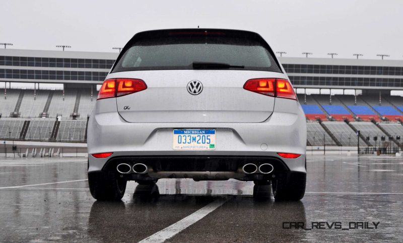 2015 Volkswagen Golf R Review 27