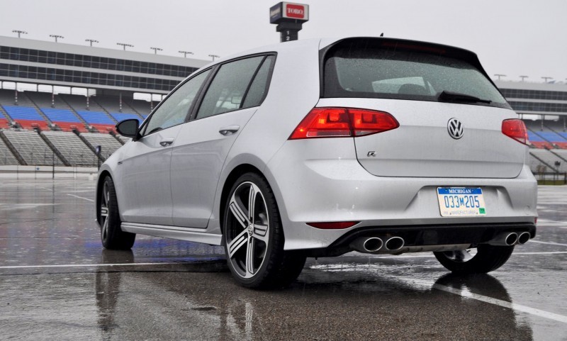 2015 Volkswagen Golf R Review 30