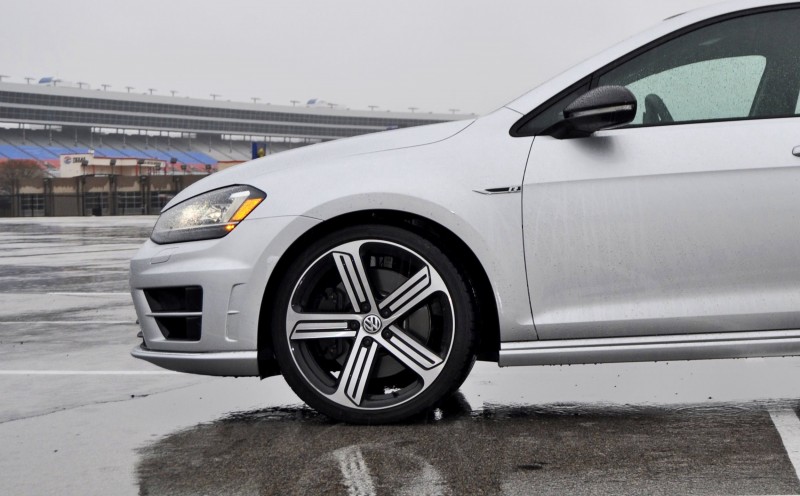 2015 Volkswagen Golf R Review 34