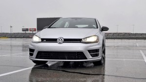 2015 Volkswagen Golf R Review 5