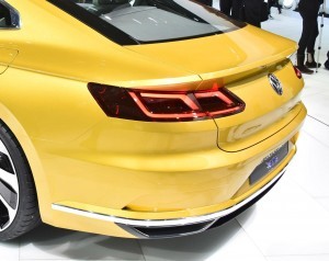2015 Volkswagen Sport Coupe Concept GTE 12