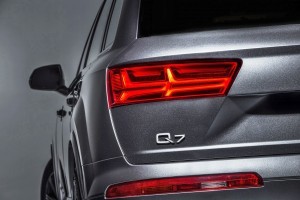 2016 Audi Q7 e-tron 4