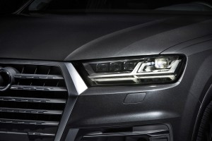 2016 Audi Q7 e-tron 9